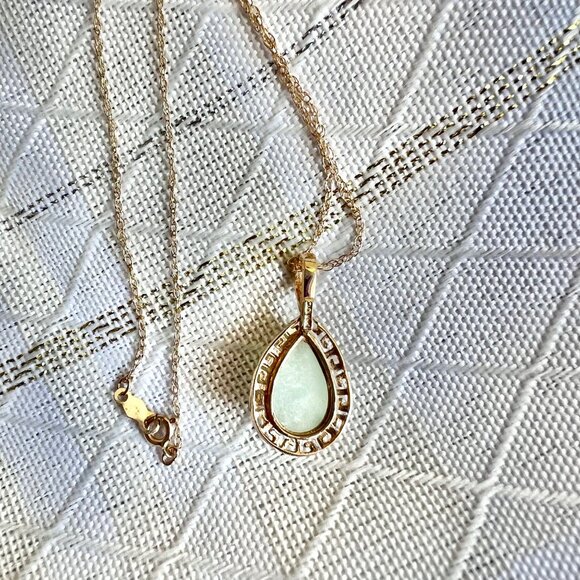 Green Jade Pendant Necklace 10K Gold Pendant, 14K Gold Chain - Picture 14 of 16